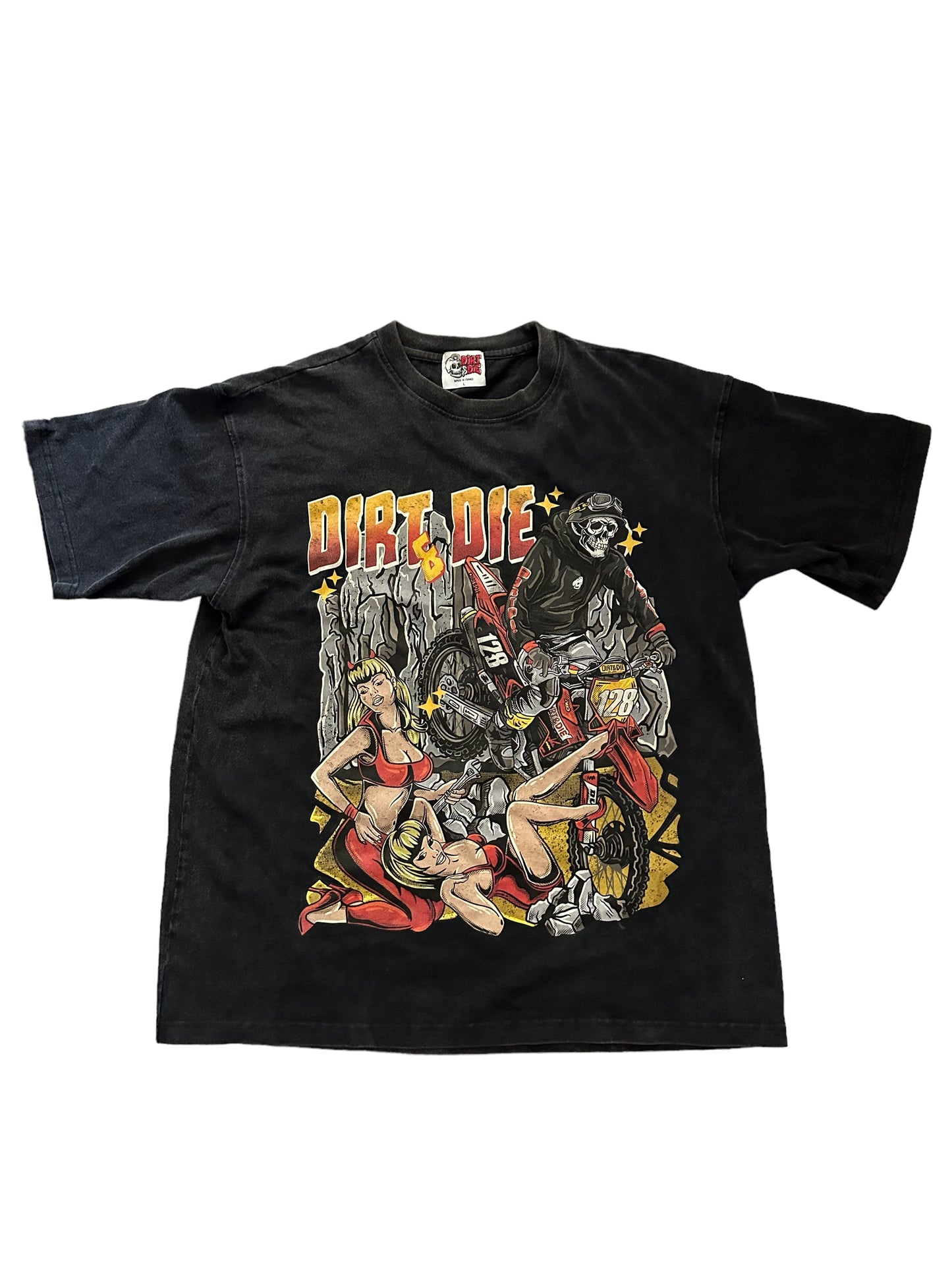 Dirt&amp;Die T-Shirt - Stoppie in front of Pin-ups 